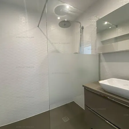 Renove En Front De Avec Terrasse. - Fr-1-100-295 * 카발레르쉬르메르