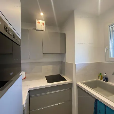 Renove En Front De Avec Terrasse. - Fr-1-100-295